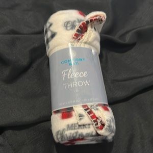 Comfort Bay Merry Christmas Fleece Throw 50”x60”